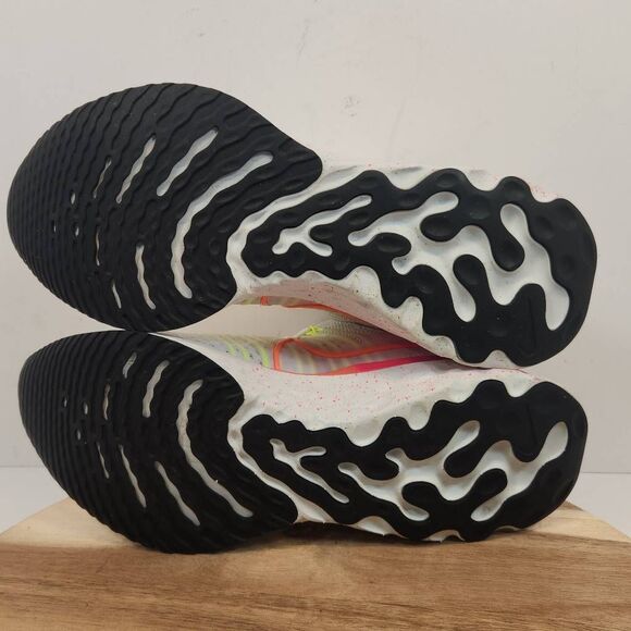 Nike Wmns React Infinity Run 2 'White Gradient'  Size 8.5 - Picture 8 of 12